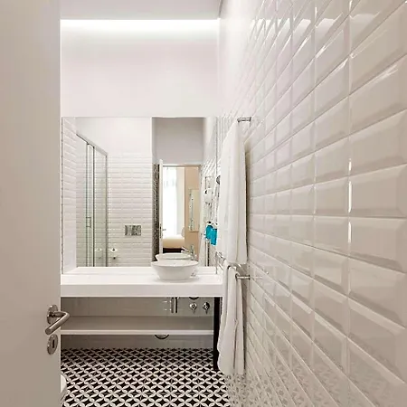 Otel Lsa Chiado Emenda By Numa 4*
